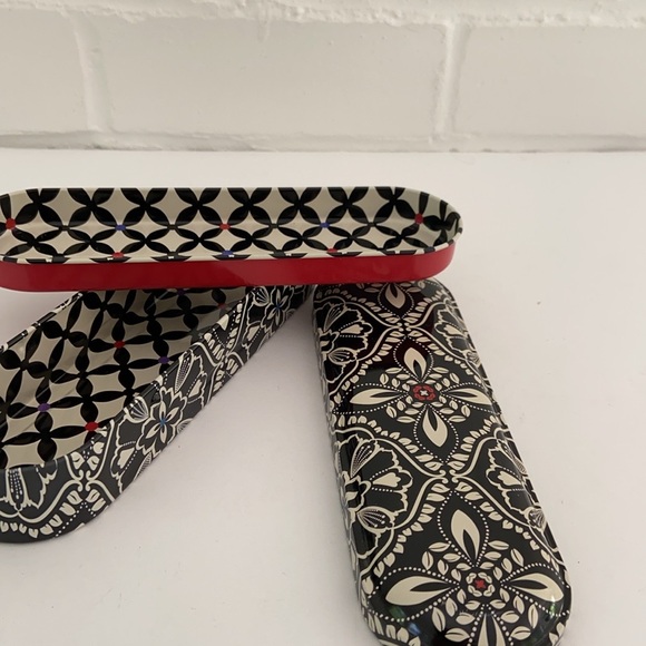 Set - Classic Vera Bradley Tin Pencil/Brush Case - Picture 7 of 10